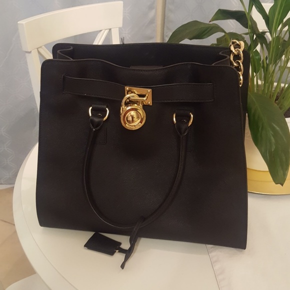 Michael Kors bag - Picture 1 of 3